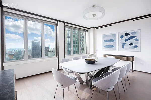 Sold by Sotheby's International Realty | media 3