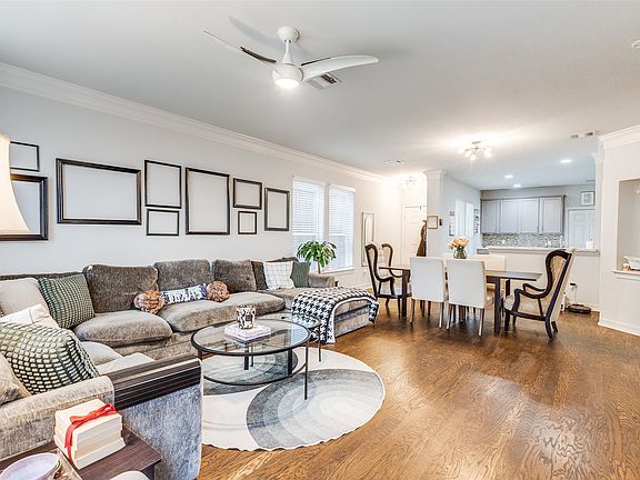 5th image of 2328 Throckmorton St
