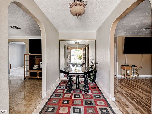 4th image of 5708 Avenida Silla