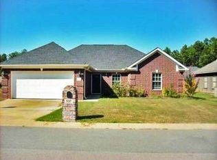 537 Wisteria Dr, Bauxite, AR 72011