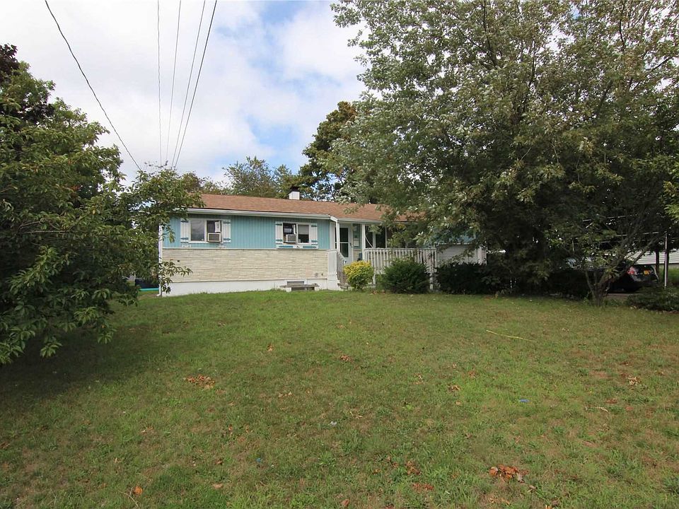 2nd image of 9 Robin Hill Pl