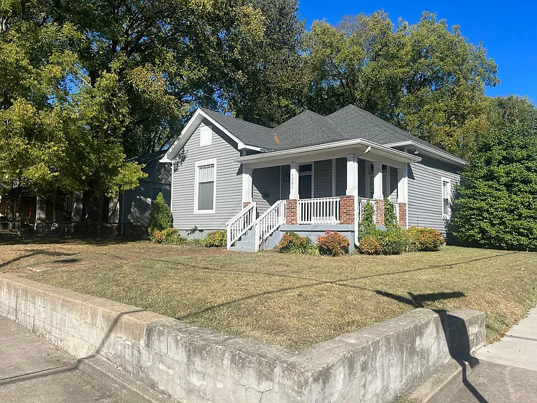 1201 Pennock Ave — Photo 1