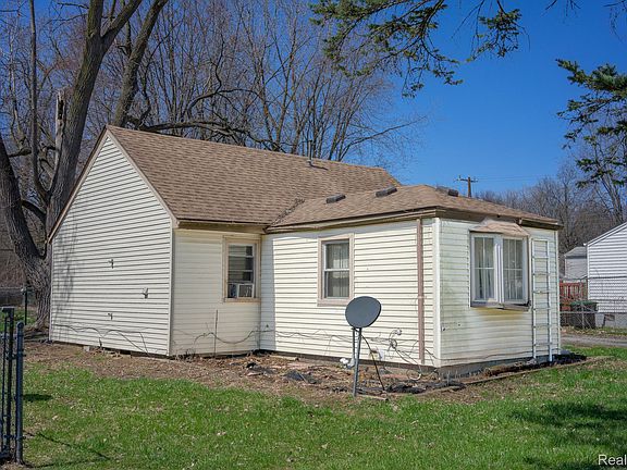 3rd image of 14088 Fellrath St