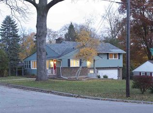 1604 Hillcrest Rd, Rockford, IL 61108