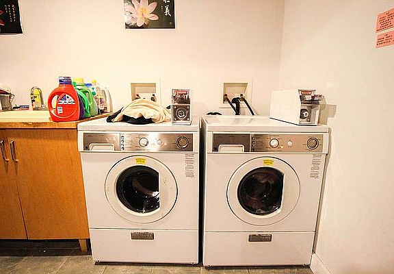 5th image of 15 Wilson Ave APT 2R