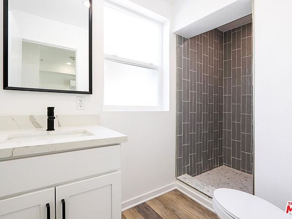 4th image of 3757 Veteran Ave