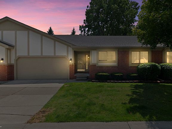 2nd image of 18600 Valleybrook Ln