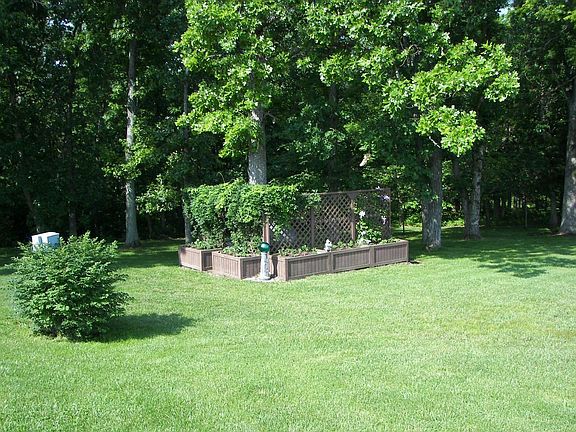Side Yard and Planter Boxes