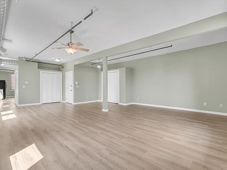 400 N Main St #302 — Photo 2