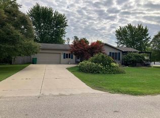 1000 N Silverleaf St, Gladwin, MI 48624