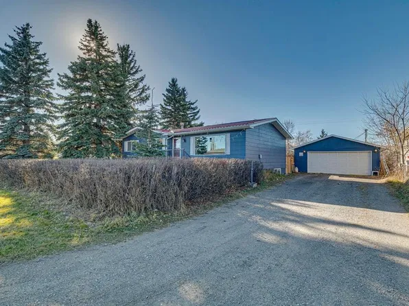 201 E 2nd St NW, Diamond Valley, AB T0L 0H0