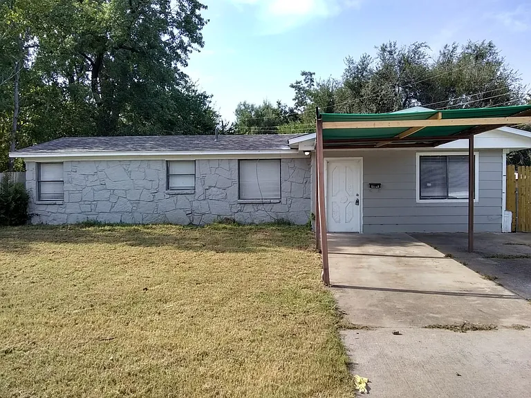 1841 Cherry Ln — Photo 1