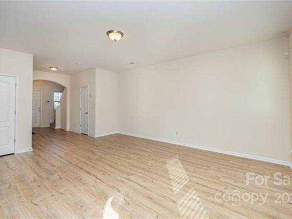 4th image of 7011 Agava Ln
