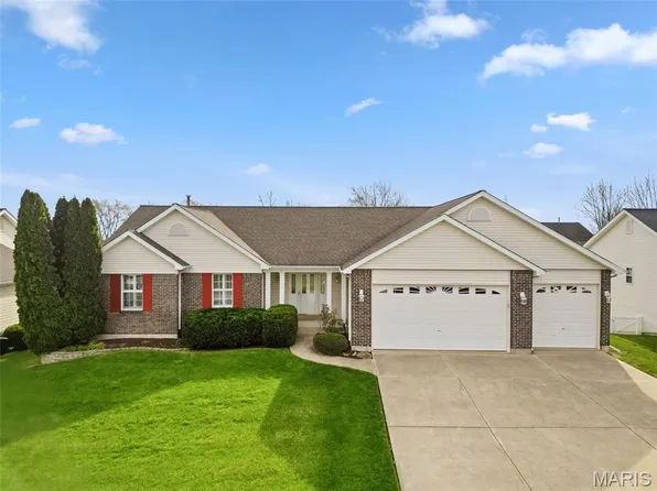 1466 Soaring Eagle Dr, O'Fallon, MO 63366