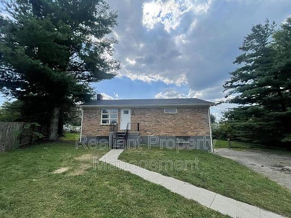 3rd image of 203 S Glen Cove Ave