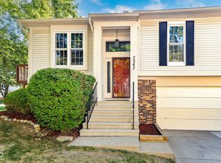 7547 Prairie Lake Dr, Indianapolis, IN
