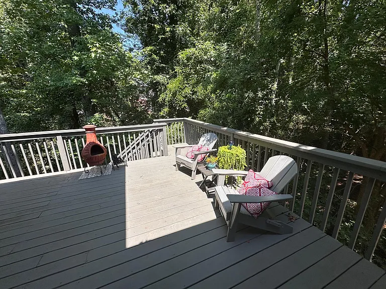 Main floor Deck