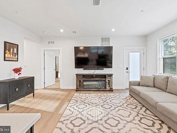 3rd image of 10411 Resort Rd #W