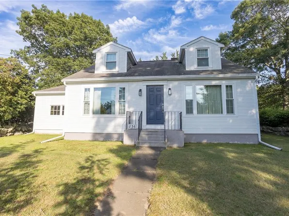 836 Main Rd, Tiverton, RI 02878
