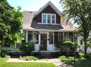1020 Barrett St, Saint Paul, MN 55103