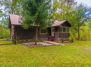 365 Spring Breeze Dr, Franklin, NC 28734