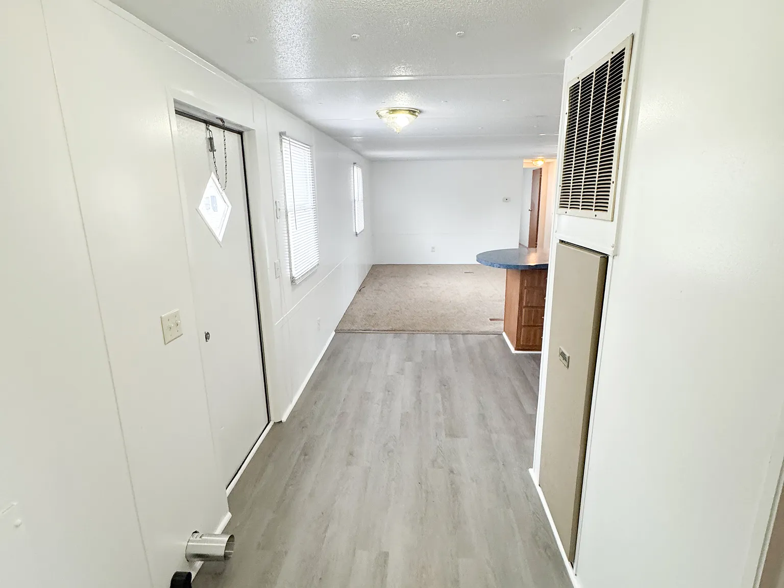 2 bed, 784 sqft, $850 — Photo 2
