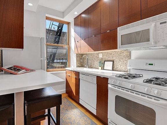 3rd image of 186 Prospect Park W APT C2