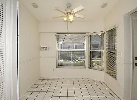 5th image of 10772 Queen Anne Ln #1202