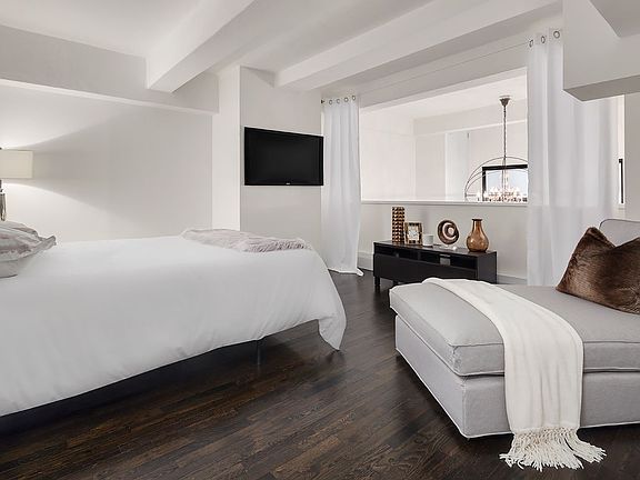 5th image of 130 Barrow St APT 107