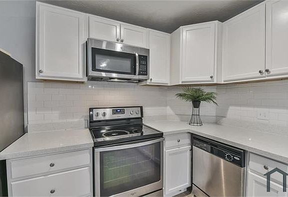 4th image of 6835 Avenue Q #A
