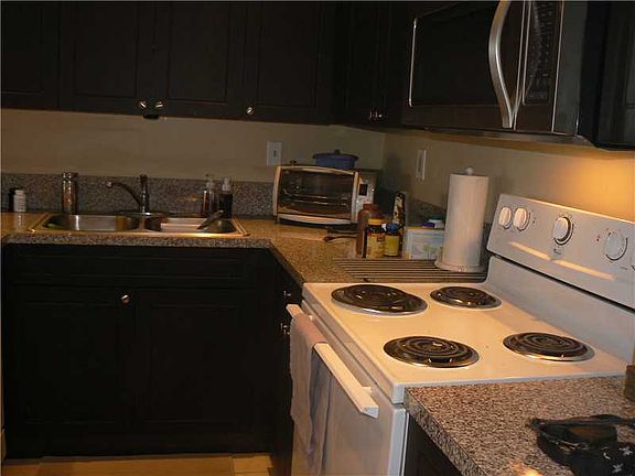 4th image of 9301 SW 92nd Ave APT 104-C