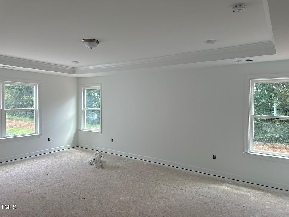 2nd image of 135 Yellow River Way