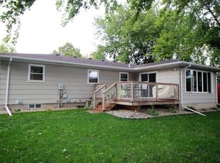 113 Shamrock Dr, Mankato, MN 56001