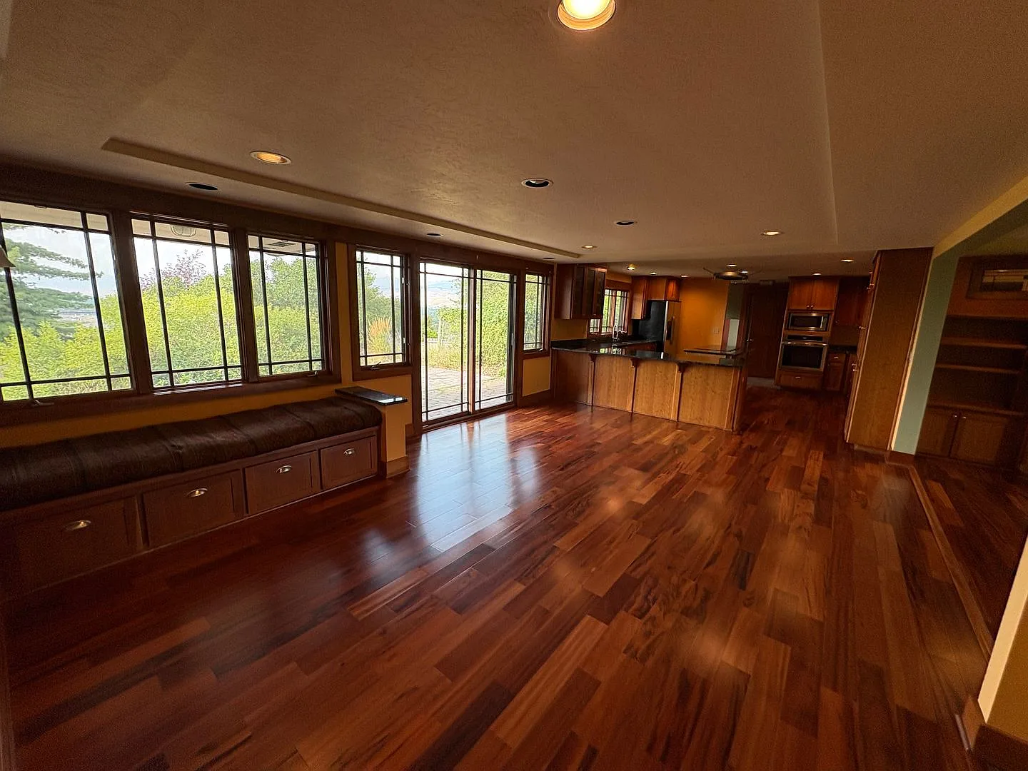 Beautiful 4/bed 3/bath South Hills Home With Solar And A View! — Photo 4