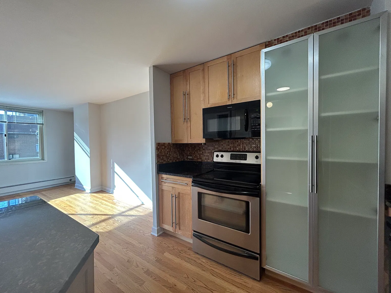 Studio, 500 sqft, $1,995 — Photo 3
