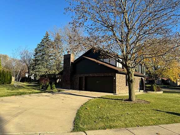 3rd image of 1506 Carlisle Ln