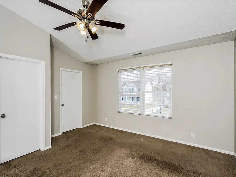 6516 Hunters Creek Blvd — Photo 9