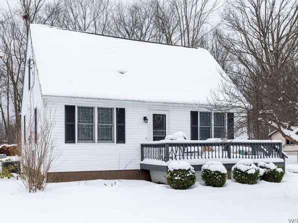 3805 Dartmouth St, Hamburg, NY 14075