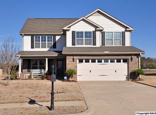 6919 Breyerton Way SE, Owens Cross Roads, AL 35763