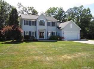 15 Valle Dr, Batavia, NY 14020
