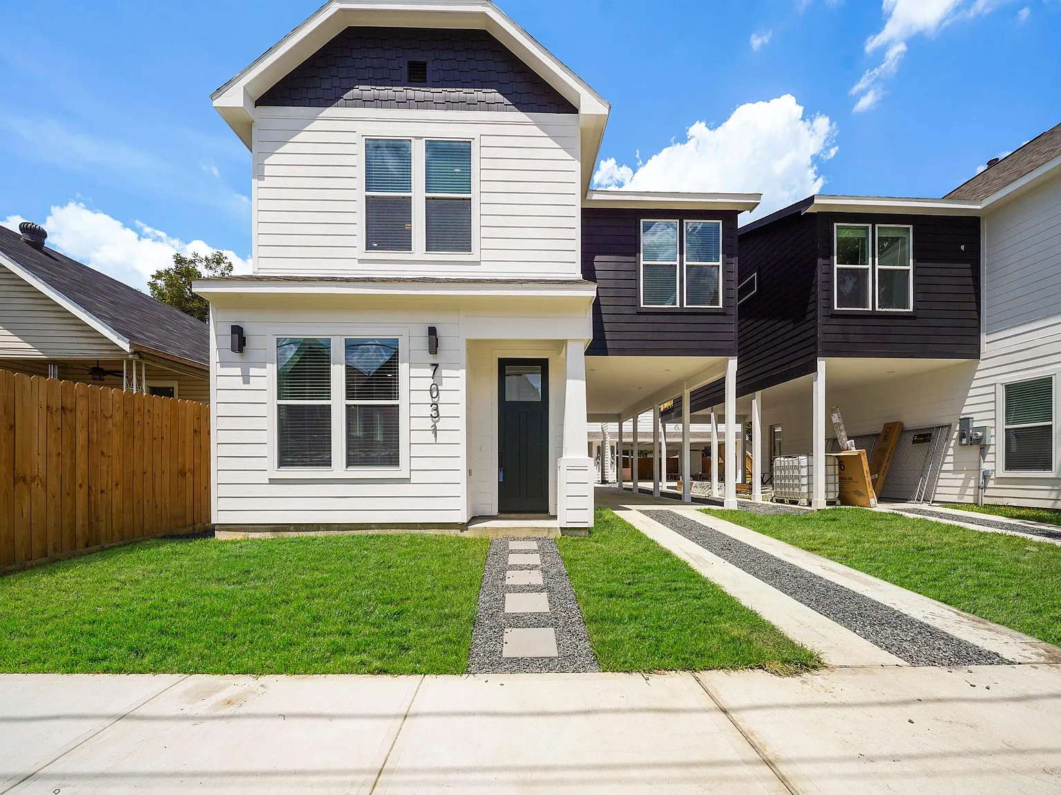 2 bed, 1.5 bath, 1717 sqft, $2,100 — Photo 2