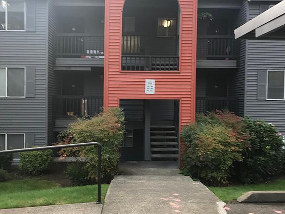 2nd image of 12225 NE 5th St APT B204