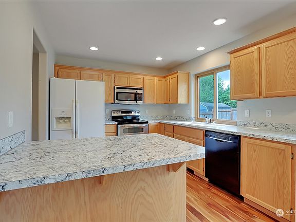 3rd image of 10414 Brighton Street SE