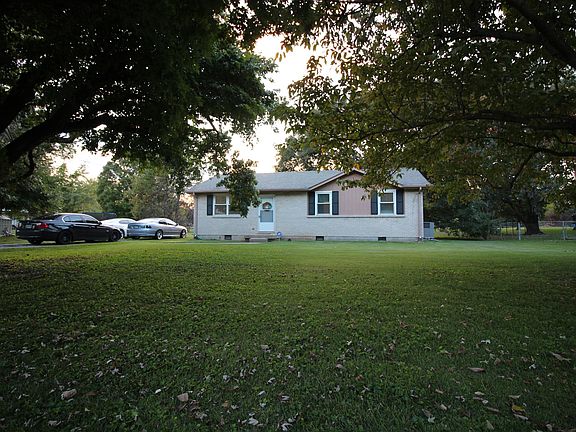 3rd image of 807 Powder Horn Dr