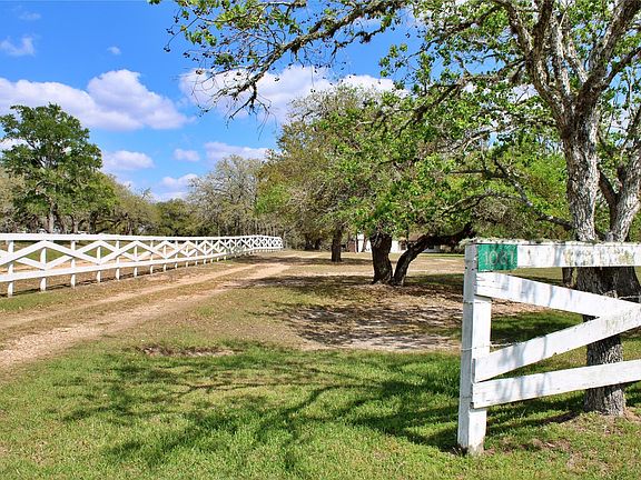 4th image of 1061 Dee Allen Rd