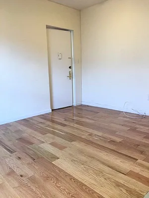 Rented by Compass | media 23