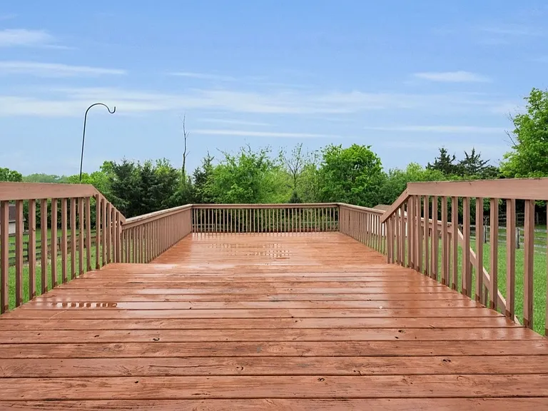 4335 Shandon Dr — Photo 34