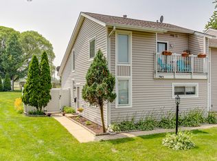 945 Sandpiper Ct, Bartlett, IL 60103