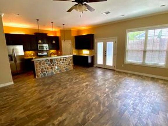 5th image of 408 Holleman Dr