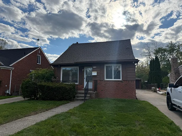 7709 Grayfield St — Photo 1